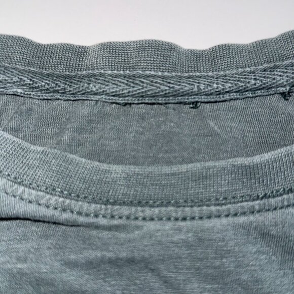 Canada Squamish British Columbia Bear Green Shirt Size Small - Picture 6 of 7